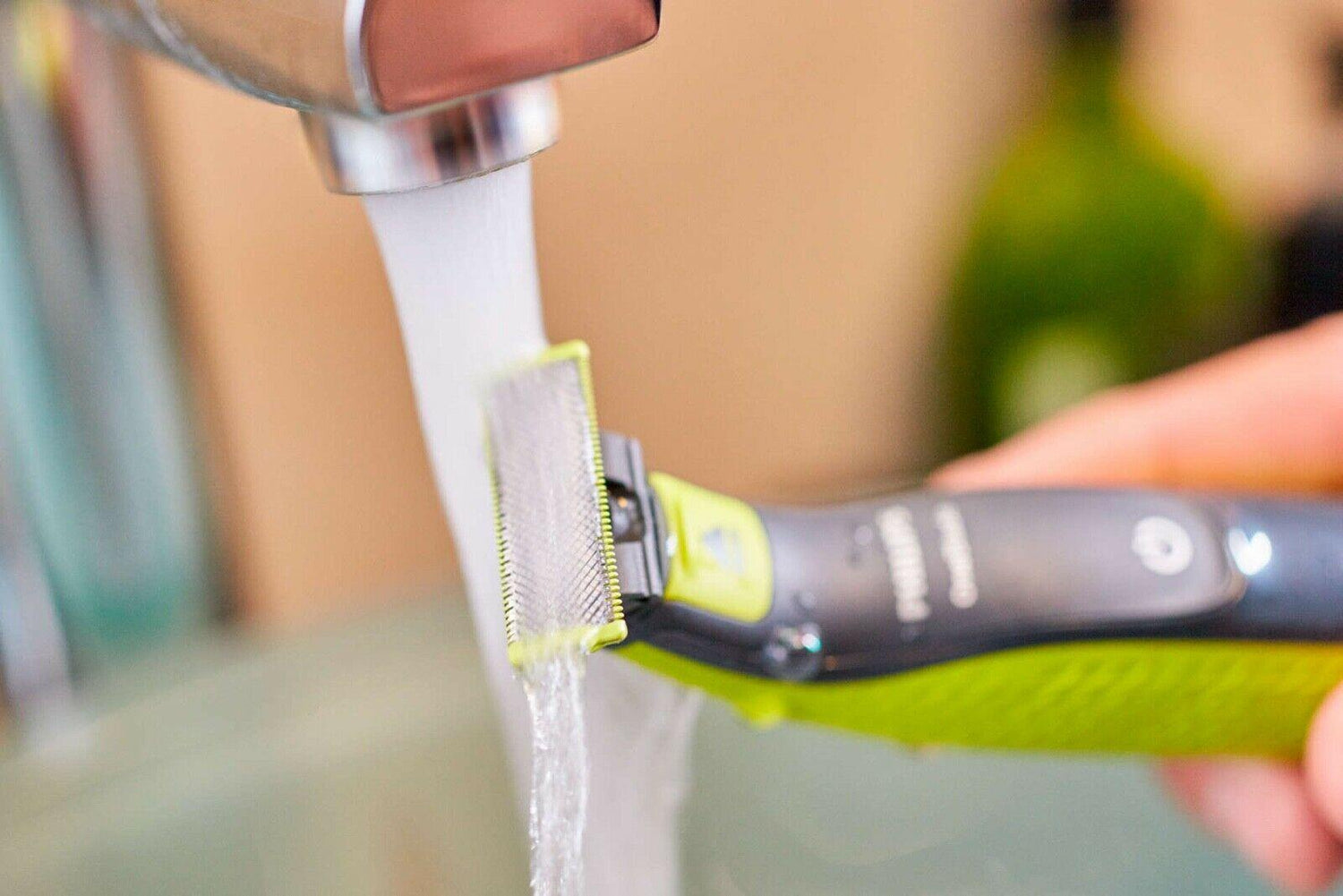 Philips Oneblade Qp2520 Hybrid Trimmer Wet Dry Facial Hair Shaver