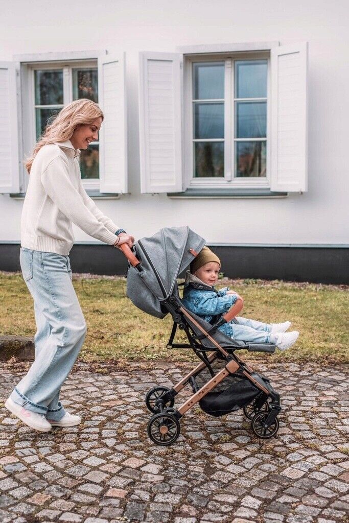 MOMI ESTELLE Grey/Gold Baby Stroller Lightweight Maneuverable Folded Pushchair