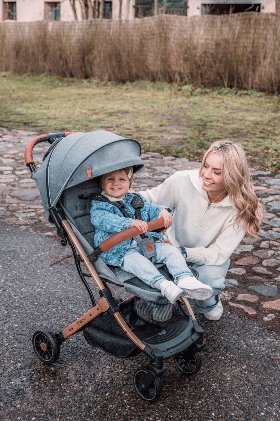 MOMI ESTELLE Grey/Gold Baby Stroller Lightweight Maneuverable Folded Pushchair